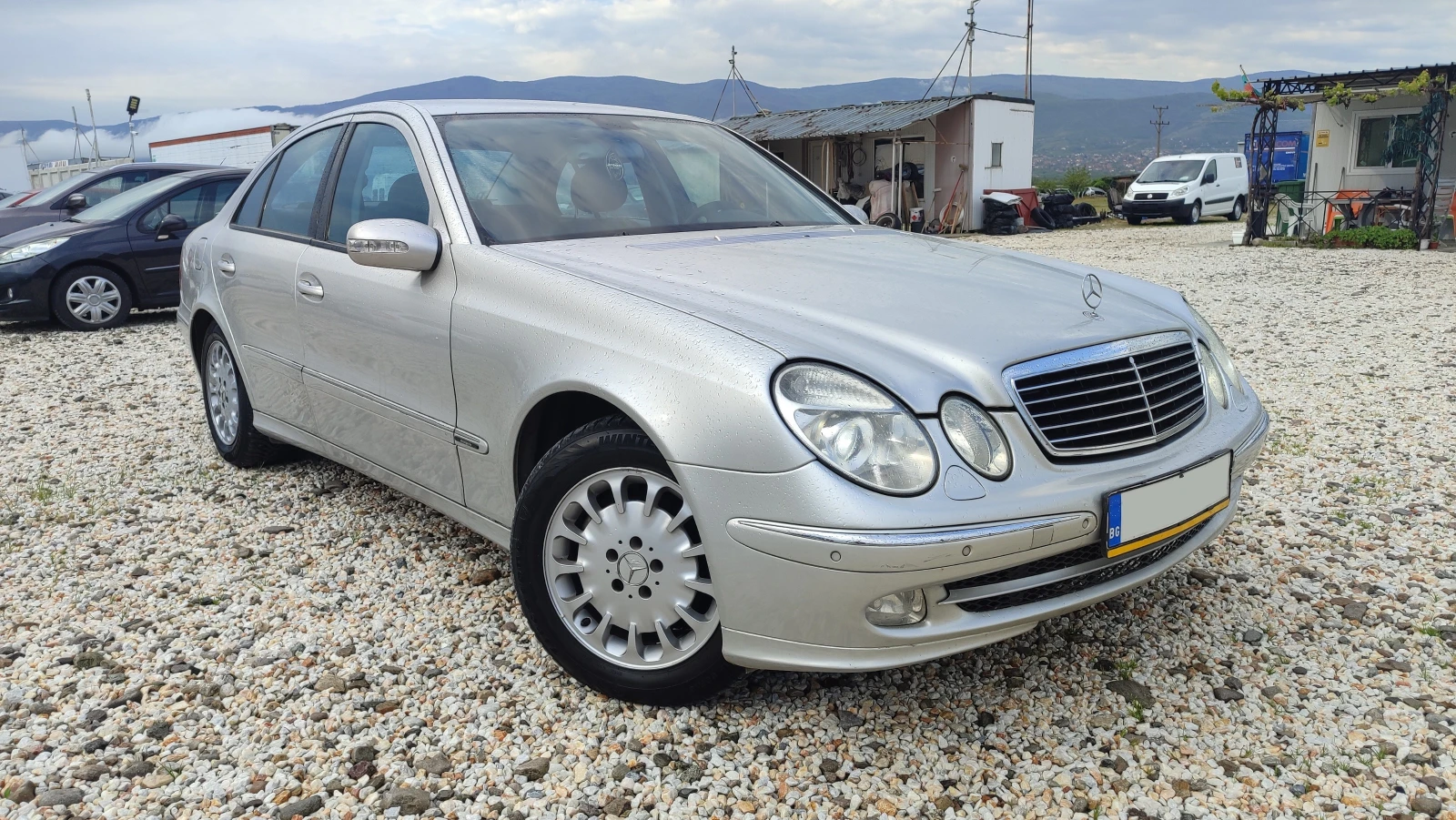 Mercedes-Benz E 280  Avantgarde, снимка 2 - Автомобили и джипове - 54351306