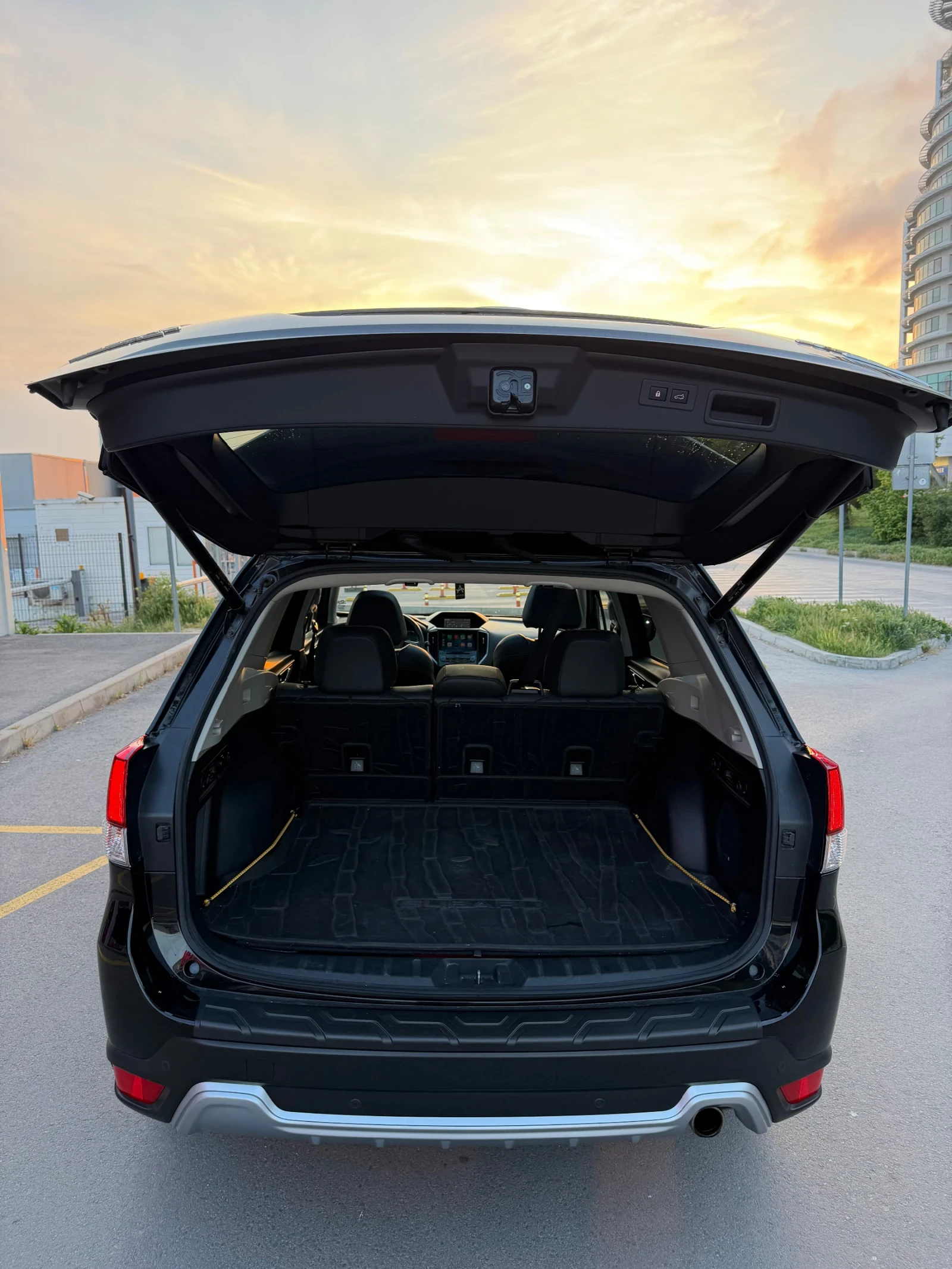 Subaru Forester Touring, снимка 5 - Автомобили и джипове - 54512059