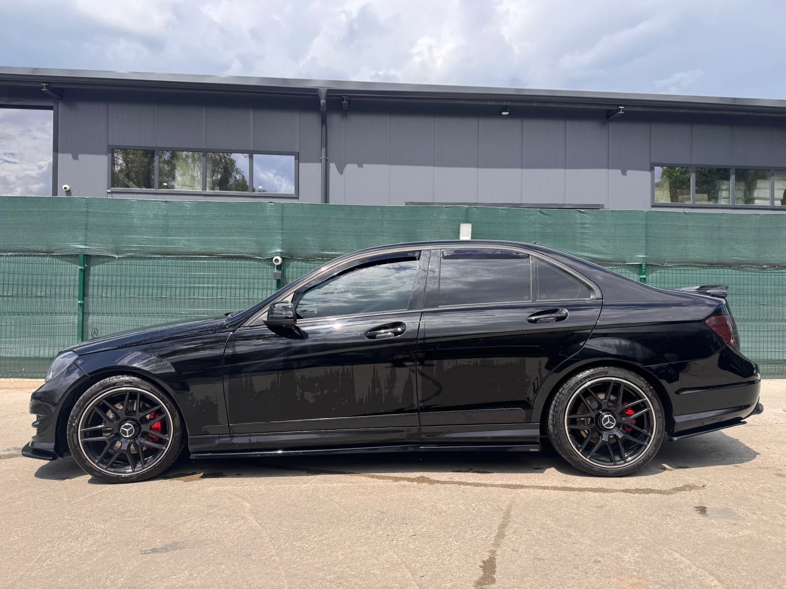 Mercedes-Benz C 300 4 MATIC AMG line