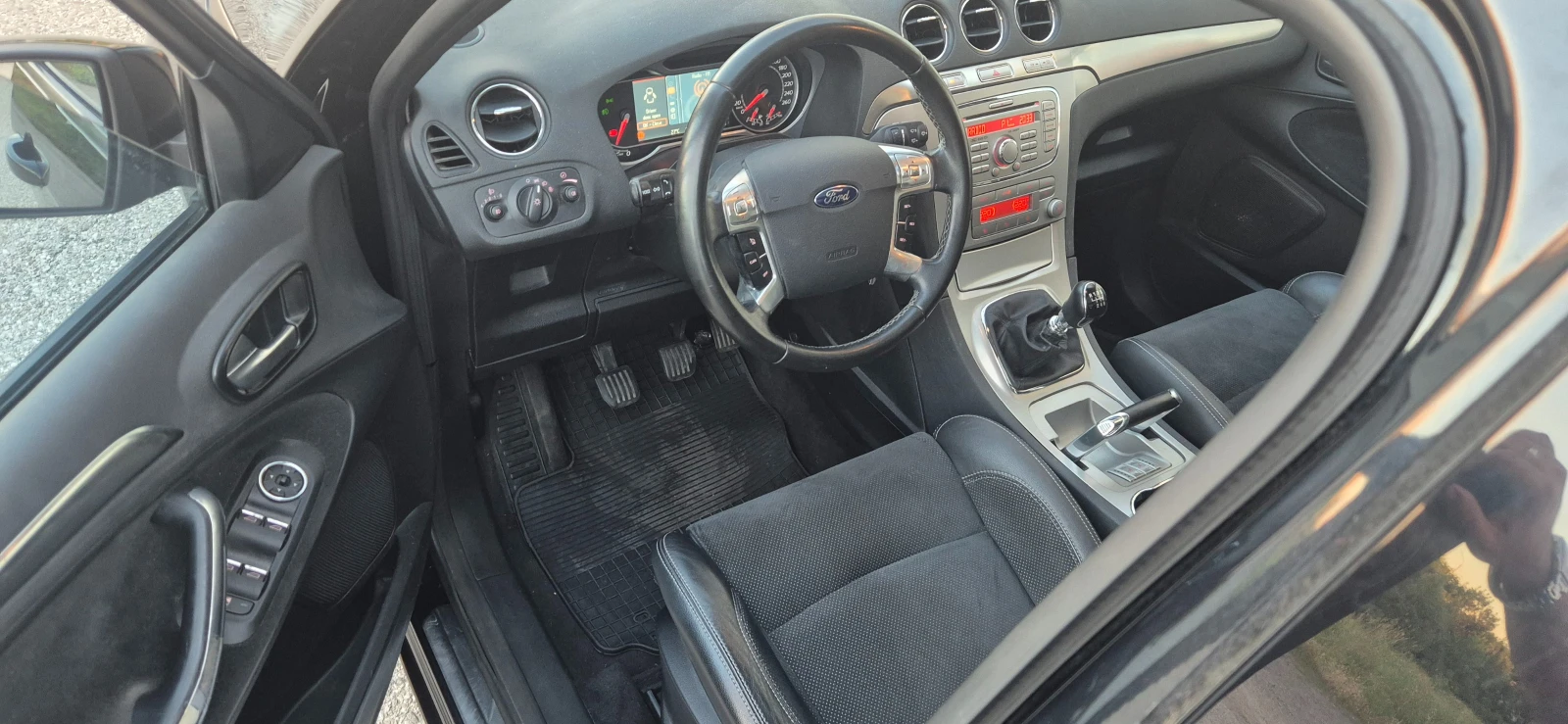 Ford S-Max 2.0-TDCI* 7м* 6ск.* Панорама* Кожа* , снимка 3 - Автомобили и джипове - 54981463