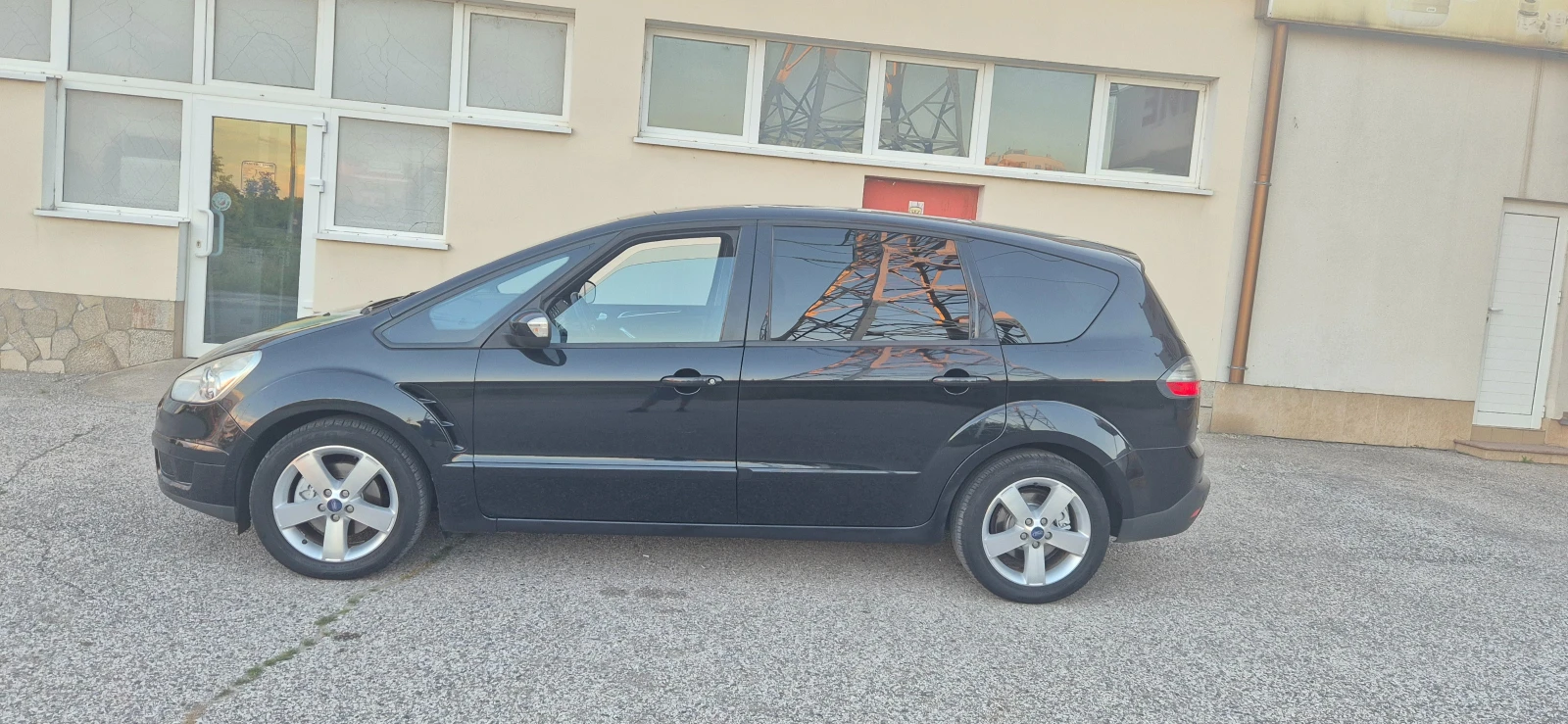 Ford S-Max 2.0-TDCI* 7м* 6ск.* Панорама* Кожа* , снимка 14 - Автомобили и джипове - 54981463