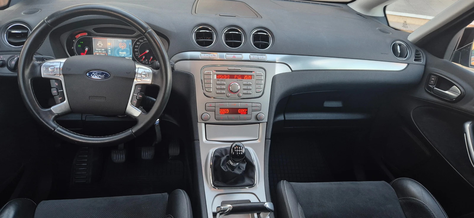 Ford S-Max 2.0-TDCI* 7м* 6ск.* Панорама* Кожа* , снимка 6 - Автомобили и джипове - 54981463
