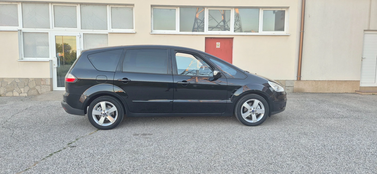Ford S-Max 2.0-TDCI* 7м* 6ск.* Панорама* Кожа* , снимка 15 - Автомобили и джипове - 54981463