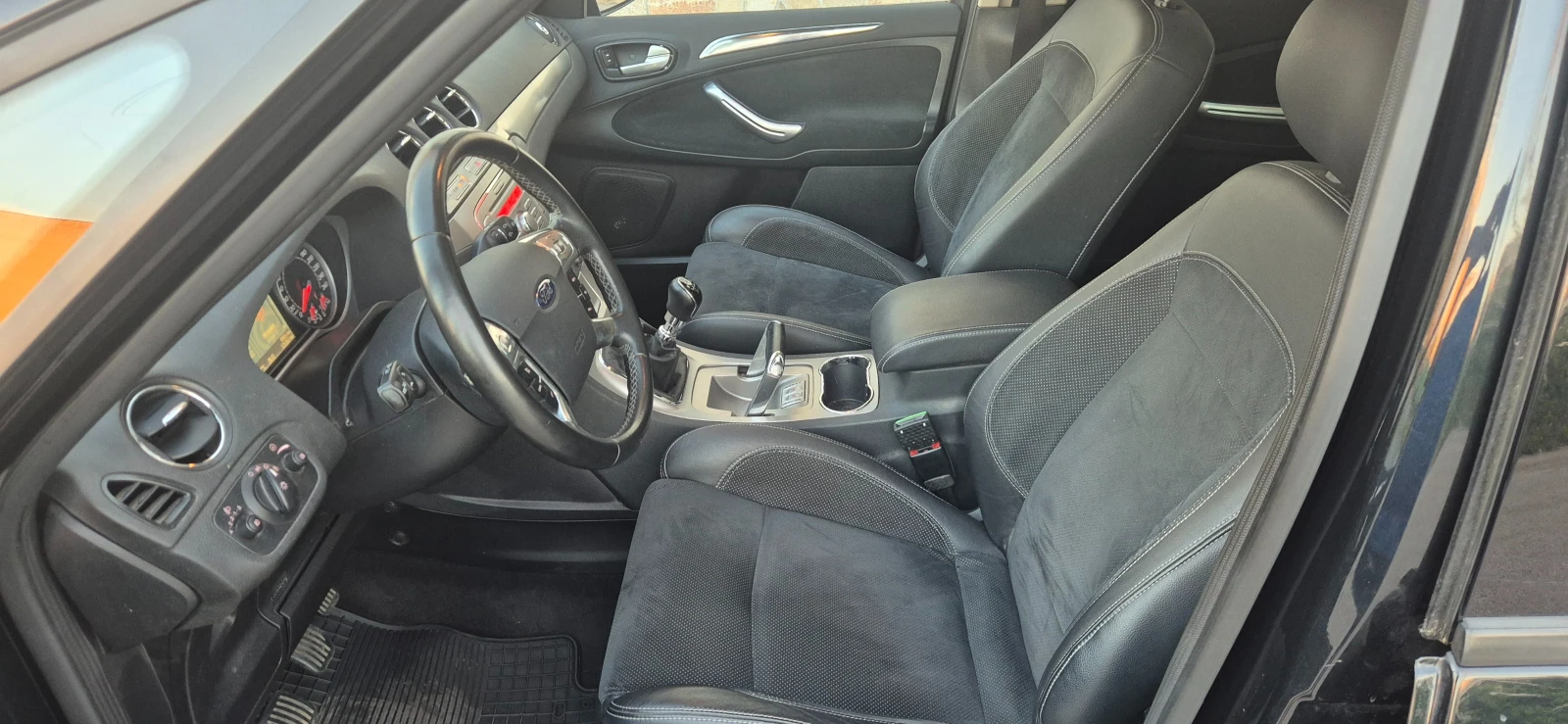 Ford S-Max 2.0-TDCI* 7м* 6ск.* Панорама* Кожа* , снимка 2 - Автомобили и джипове - 54981463