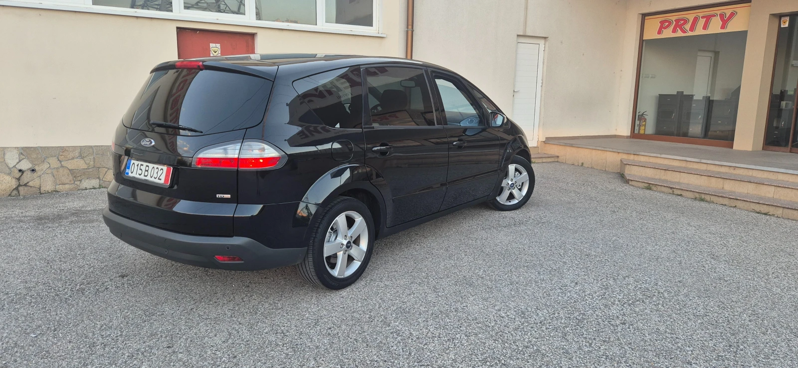 Ford S-Max 2.0-TDCI* 7м* 6ск.* Панорама* Кожа* , снимка 17 - Автомобили и джипове - 54981463