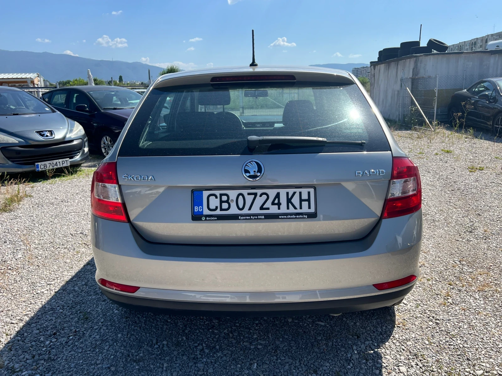 Skoda Rapid 1.2TSI, снимка 6 - Автомобили и джипове - 55090434