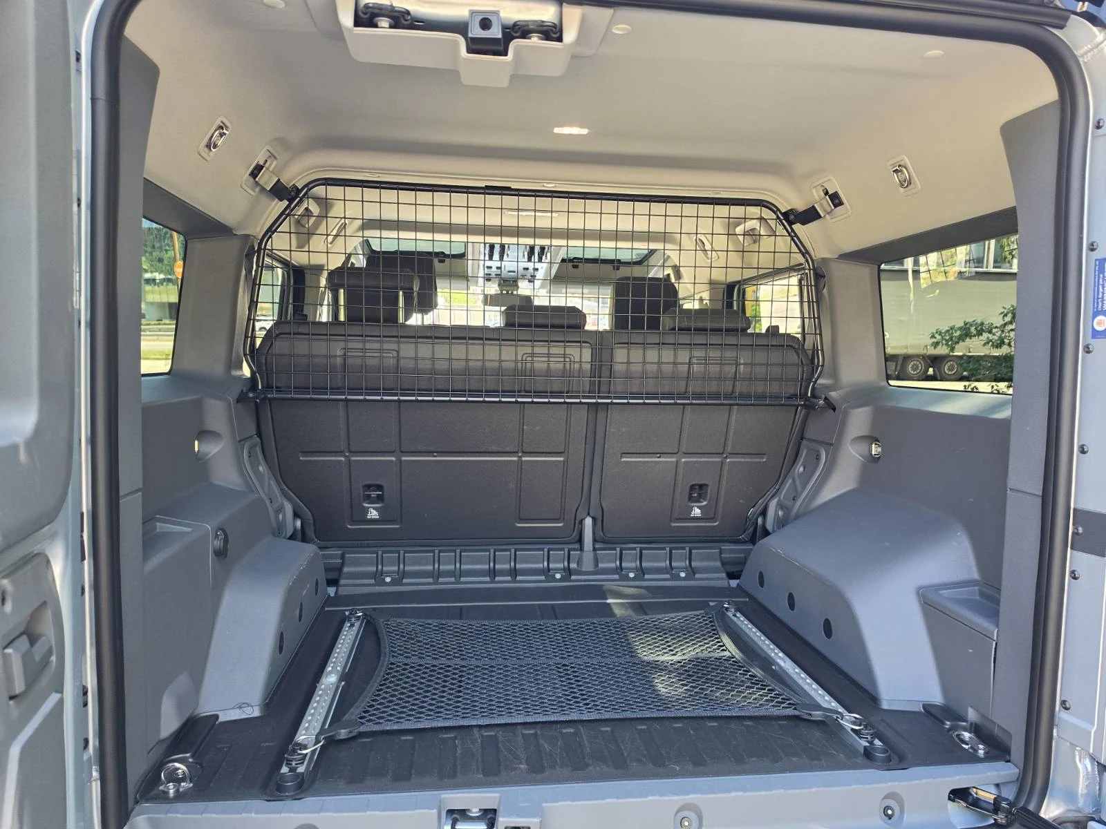 Ineos Grenadier Ineos Grenadier UTILITY VAGON (N1, 4+ 1) | Mobile.bg � ����������� 15