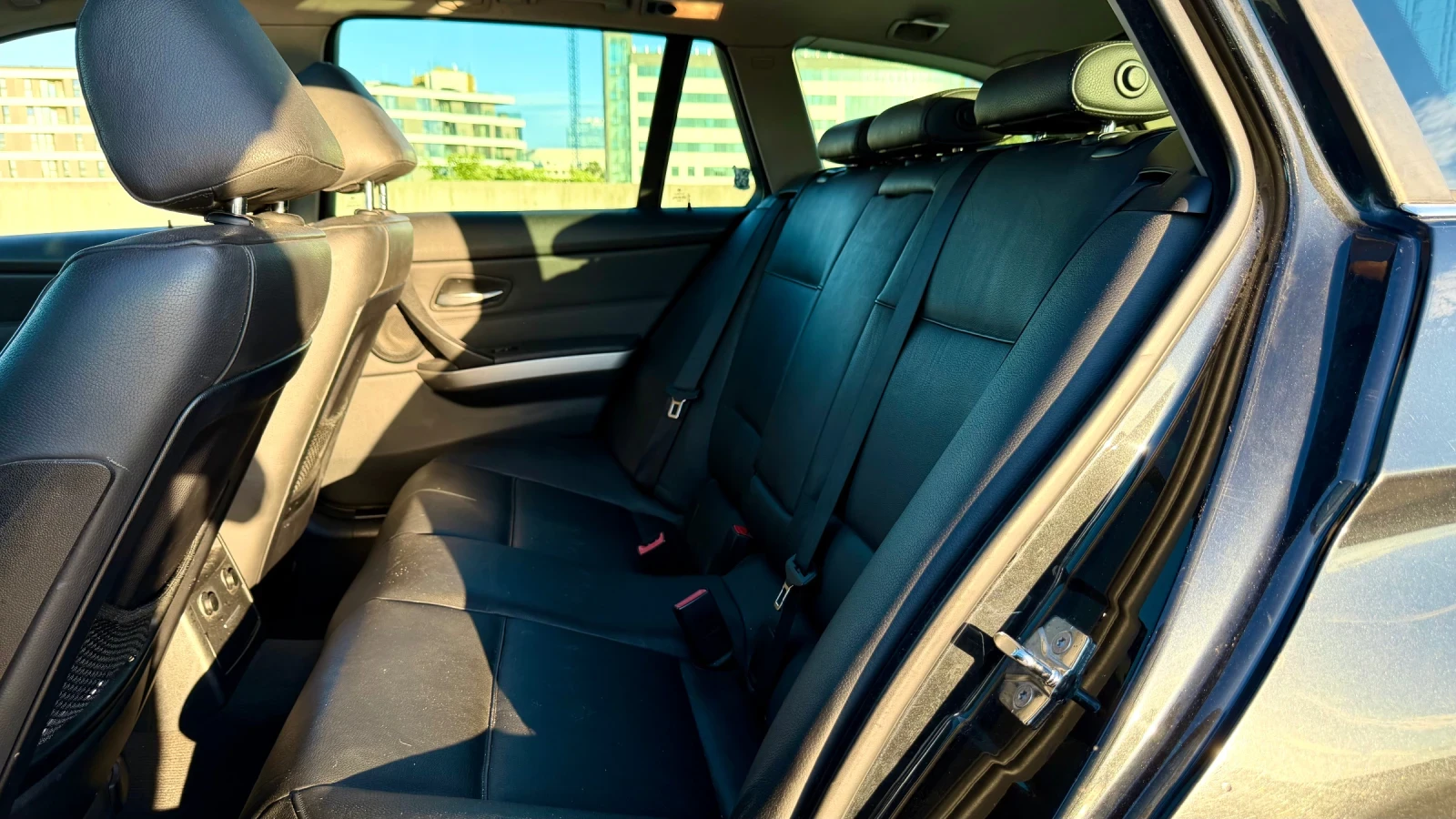 BMW 330 xi, снимка 9 - Автомобили и джипове - 55228991