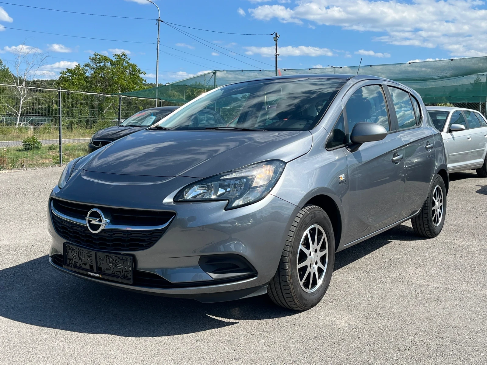 Opel Corsa Е 1.4i ОТЛИЧНА