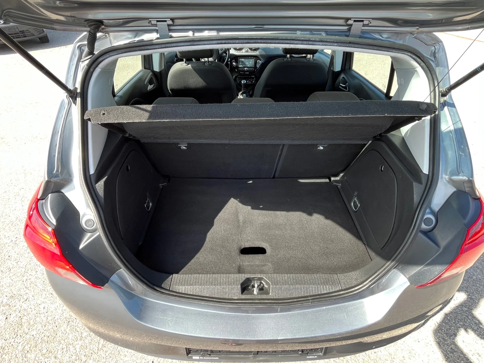 Opel Corsa Е 1.4i ОТЛИЧНА, снимка 14 - Автомобили и джипове - 55234509