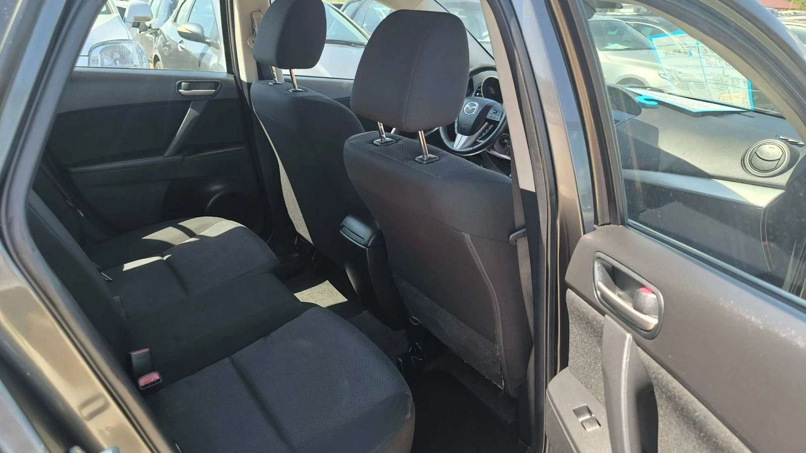 Mazda 3 1.6i, снимка 10 - Автомобили и джипове - 55278123