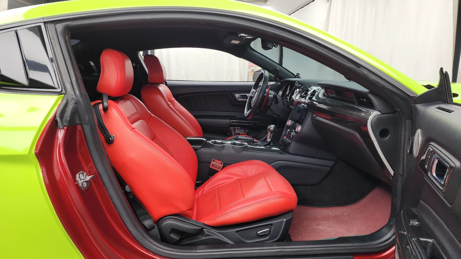 Ford Mustang GT / GT500 PKG / ОБДУХВАНЕ / ДИСТРОНИК / ПОДГРЕВИ , снимка 11 - Автомобили и джипове - 55720327