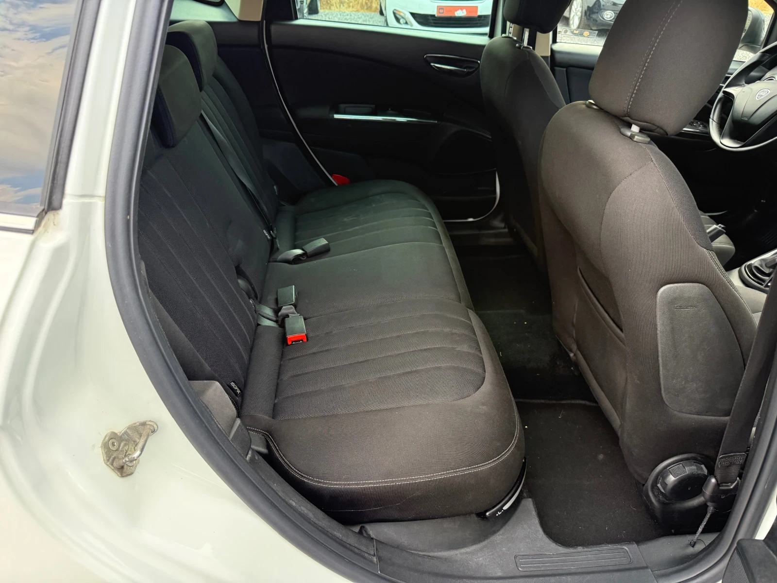 Lancia Delta Facelift 2014г 1.4 T-Jet 16V (120 кс) LPG/Газ  EU6, снимка 13 - Автомобили и джипове - 55827212