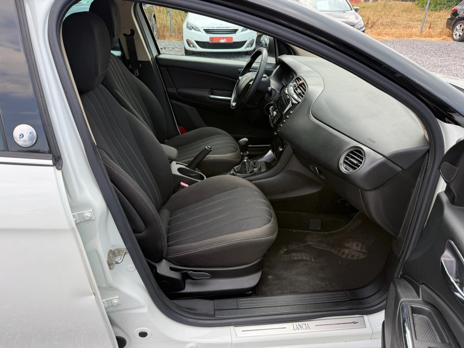 Lancia Delta Facelift 2014г 1.4 T-Jet 16V (120 кс) LPG/Газ  EU6, снимка 12 - Автомобили и джипове - 55827212