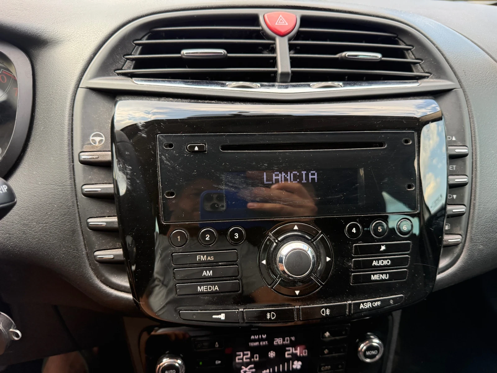 Lancia Delta Facelift 2014г 1.4 T-Jet 16V (120 кс) LPG/Газ  EU6, снимка 15 - Автомобили и джипове - 55827212