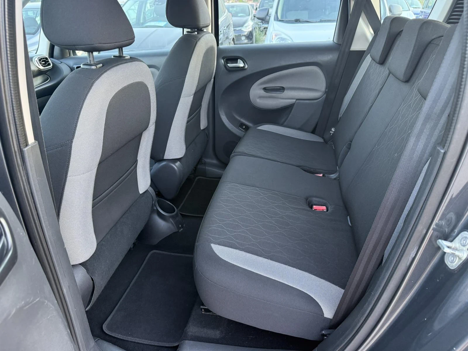 Citroen C3 Picasso 1.6 HDI АВТОМАТ LED ЧИСТО НОВ, снимка 11 - Автомобили и джипове - 55993560