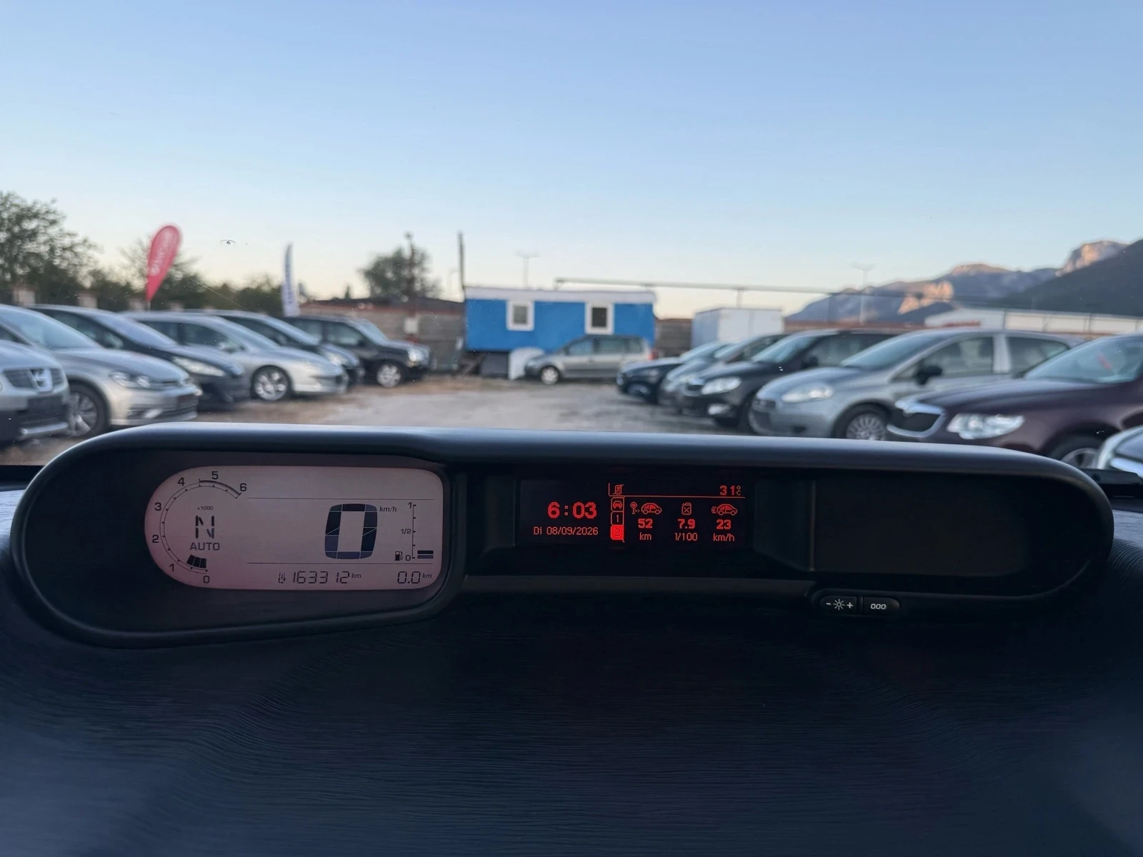 Citroen C3 Picasso 1.6 HDI АВТОМАТ LED ЧИСТО НОВ, снимка 15 - Автомобили и джипове - 55993560
