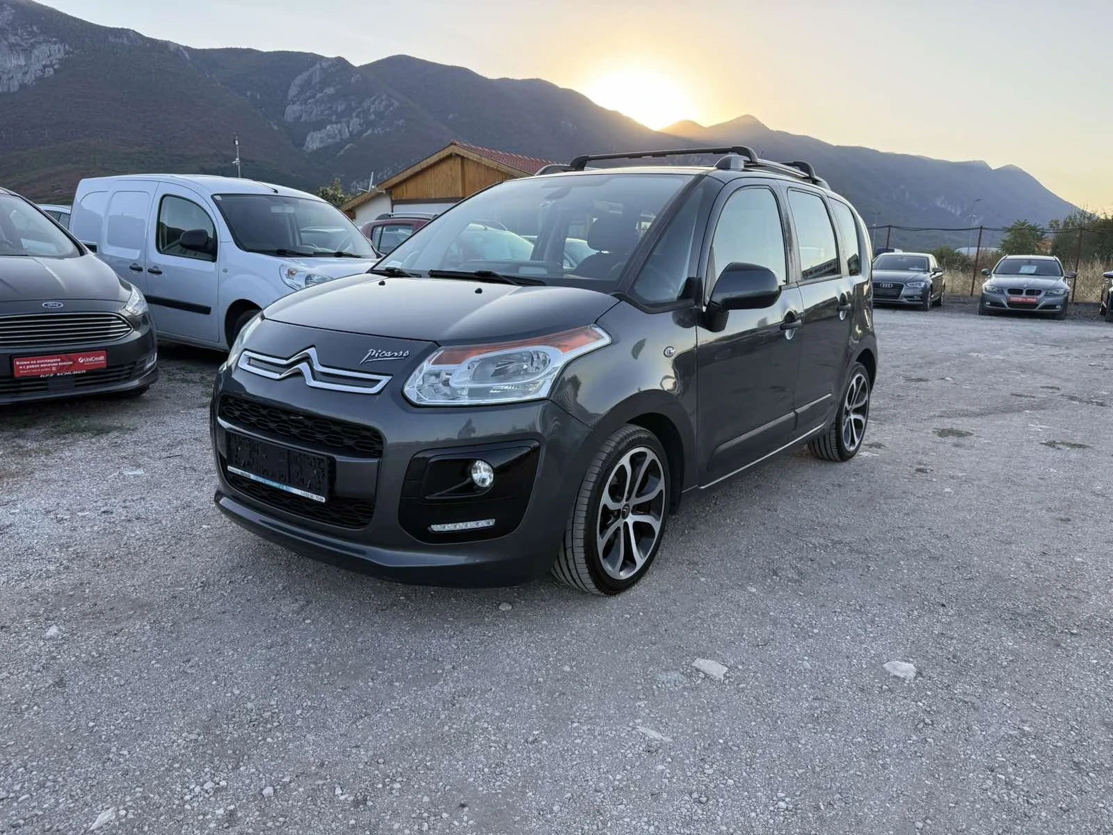 Citroen C3 Picasso 1.6 HDI АВТОМАТ LED ЧИСТО НОВ, снимка 2 - Автомобили и джипове - 55993560