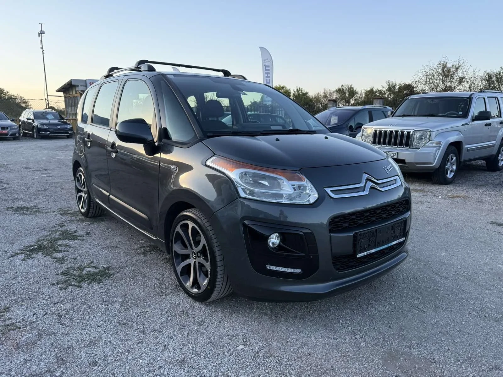 Citroen C3 Picasso 1.6 HDI АВТОМАТ LED ЧИСТО НОВ, снимка 4 - Автомобили и джипове - 55993560