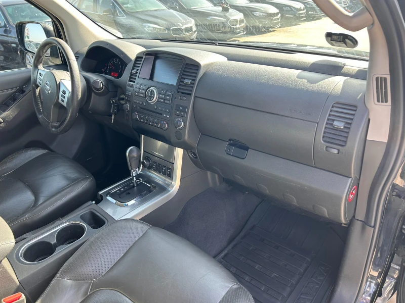 Nissan Navara 3.0DCI 4X4 AVTOMAT/KOJA ЛИЗИНГ, снимка 12 - Автомобили и джипове - 47411091