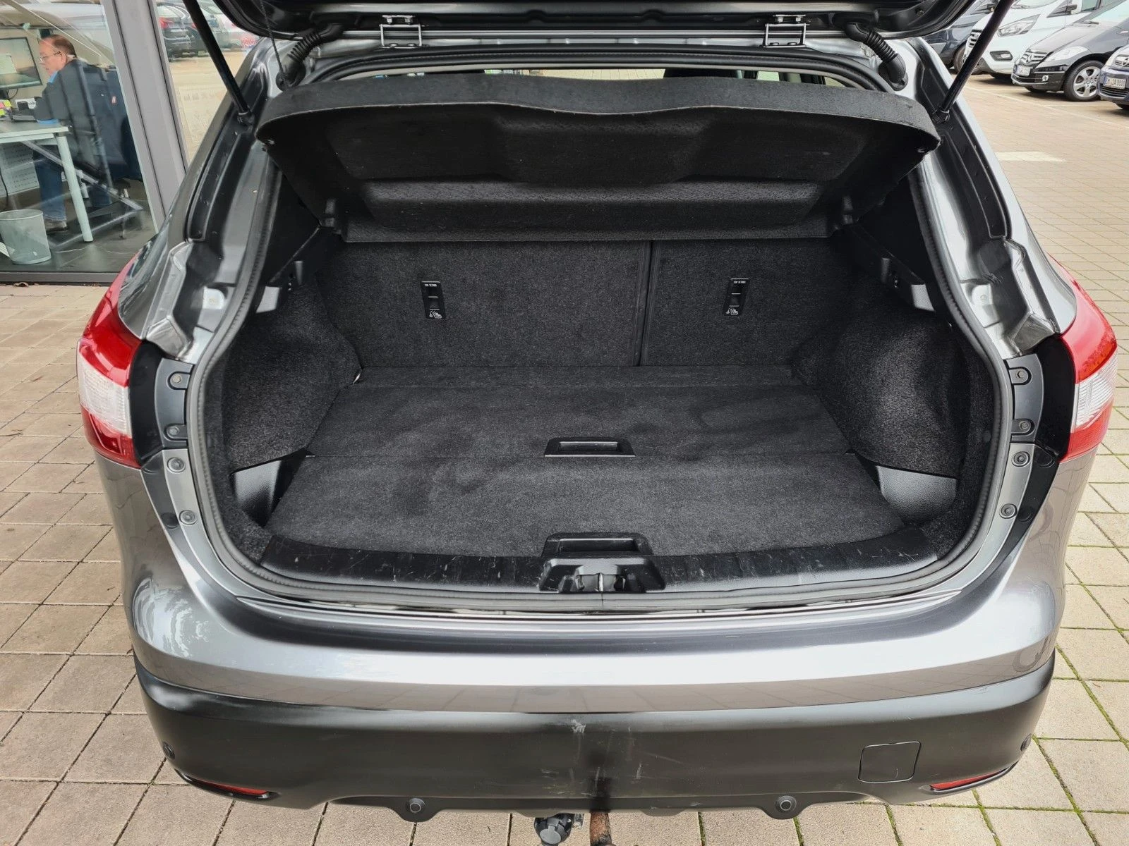 Nissan Qashqai   1.6  | Mobile.bg   14