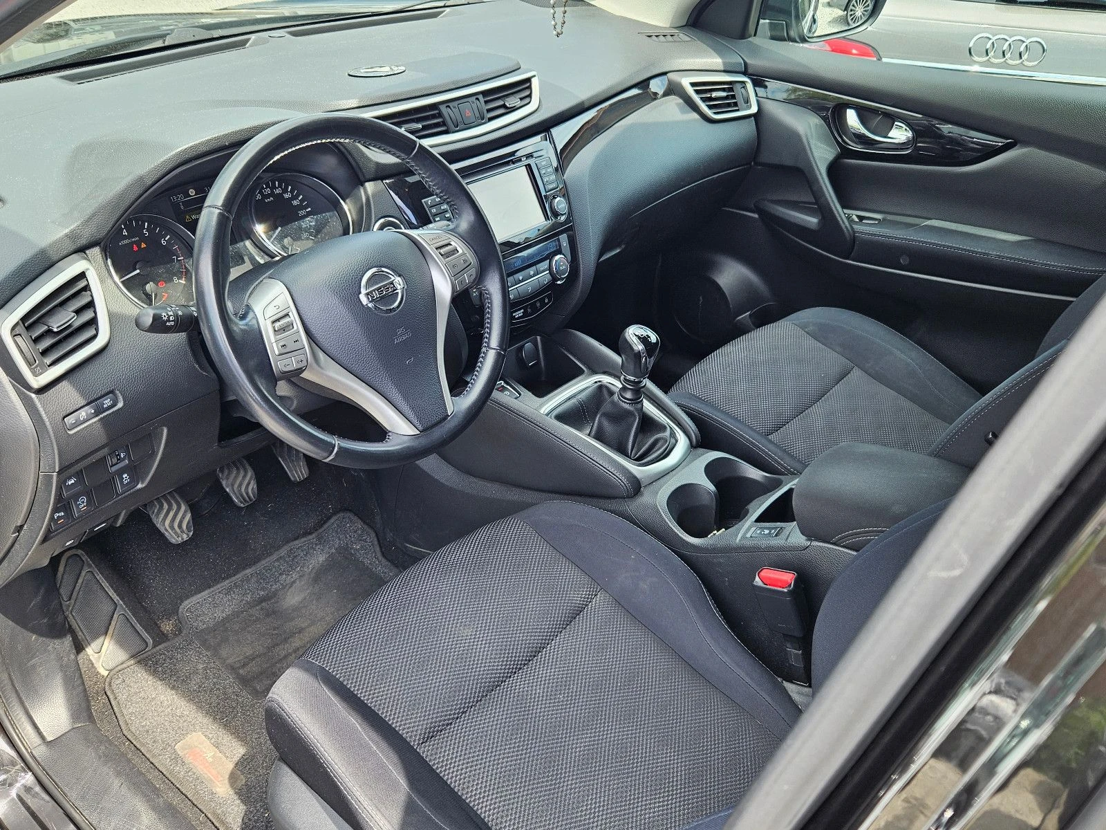 Nissan Qashqai   1.6  | Mobile.bg   13