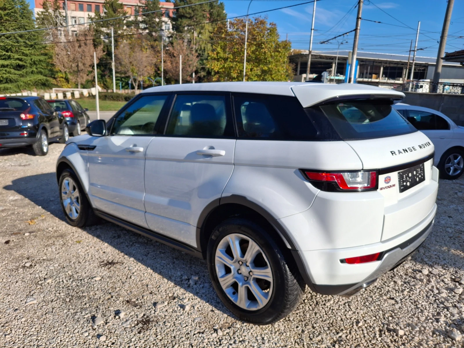 Land Rover Range Rover Evoque 2.0D R-DYNAMIC 4х4 - изображение 5