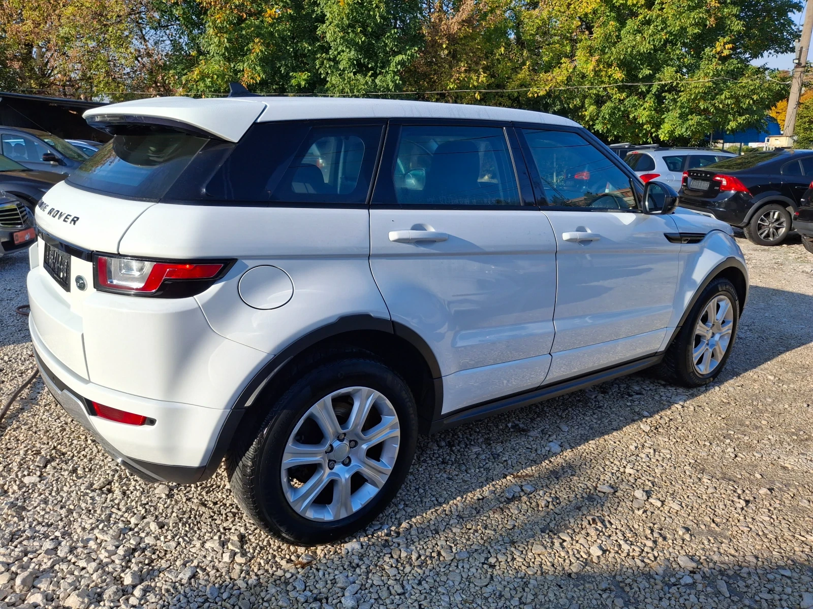 Land Rover Range Rover Evoque 2.0D R-DYNAMIC 4х4 - изображение 6