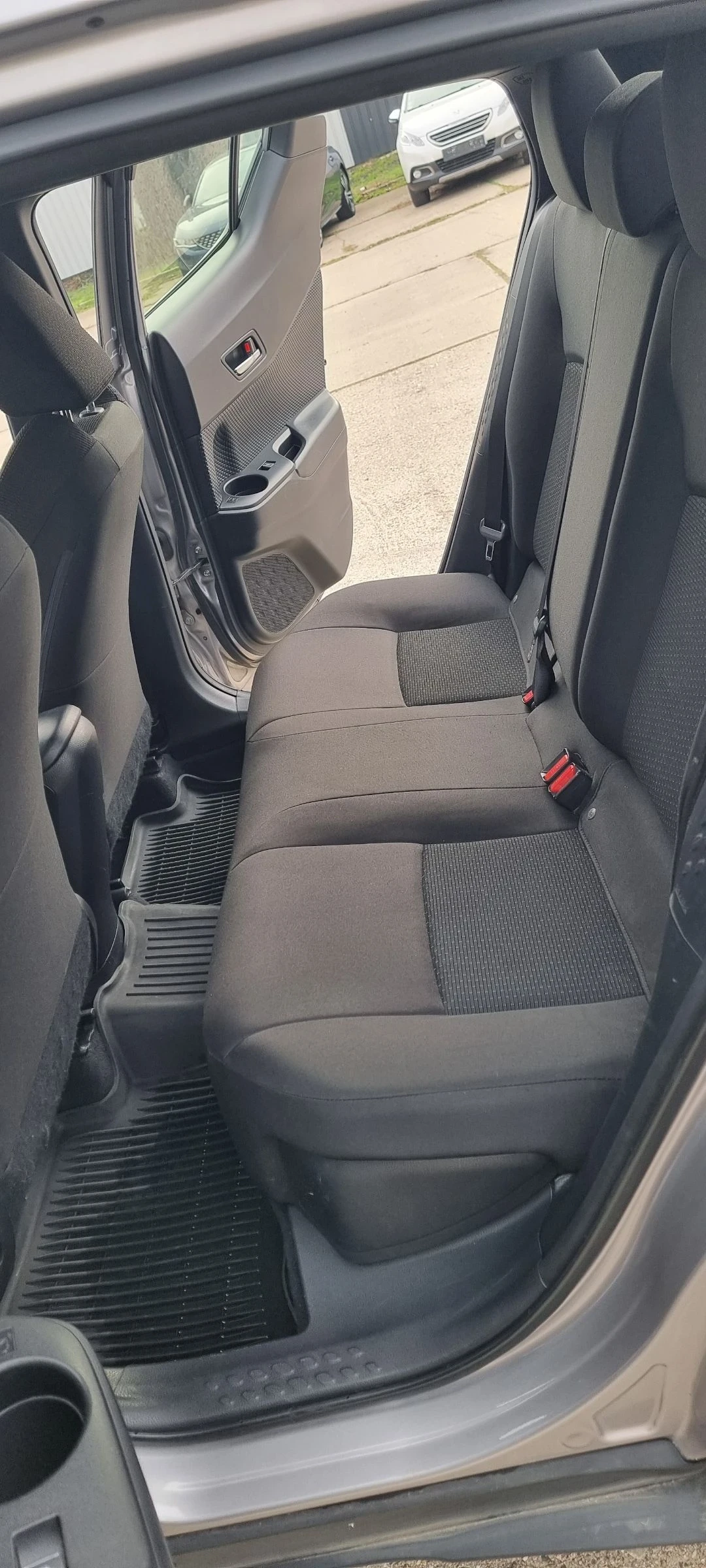 Toyota C-HR 2.0i 150�.� | Mobile.bg � ����������� 12