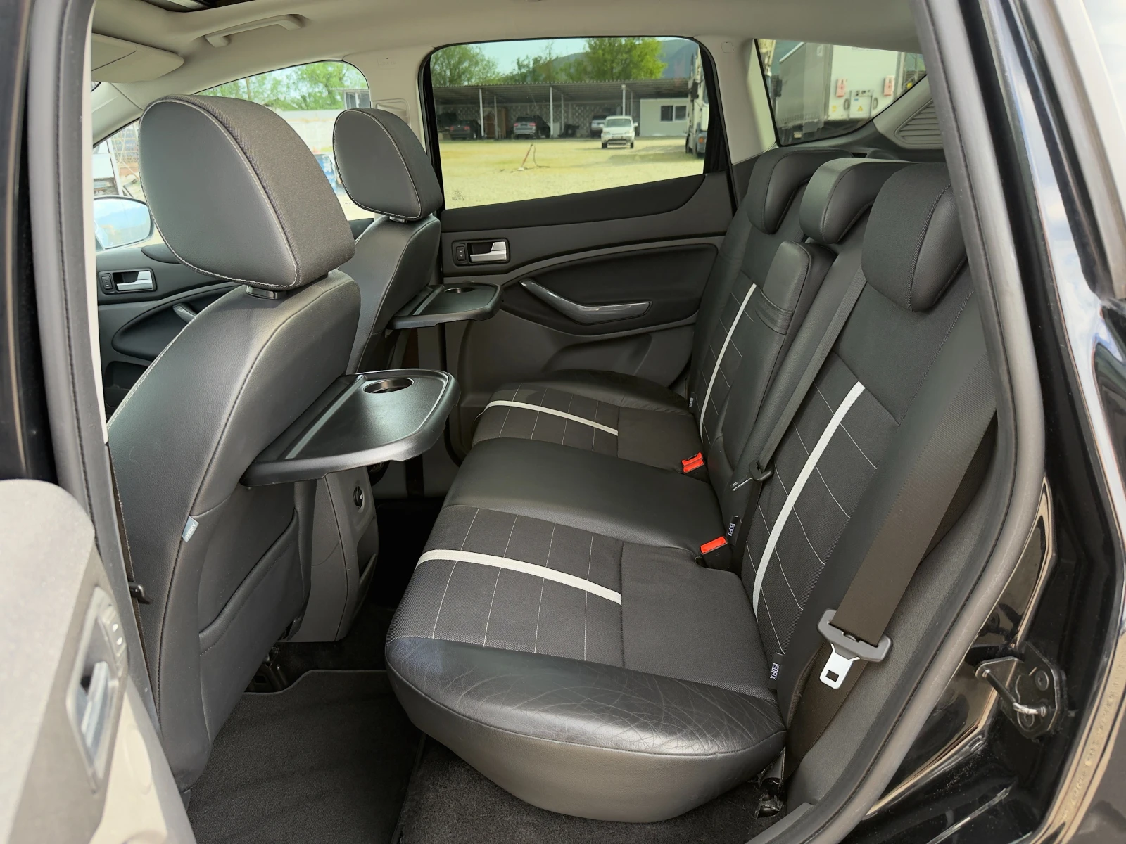 Ford Kuga 2.0 TDCI 4х4Панорама/Кожа/Темпомат/Собствен лизинг, снимка 11 - Автомобили и джипове - 54346684