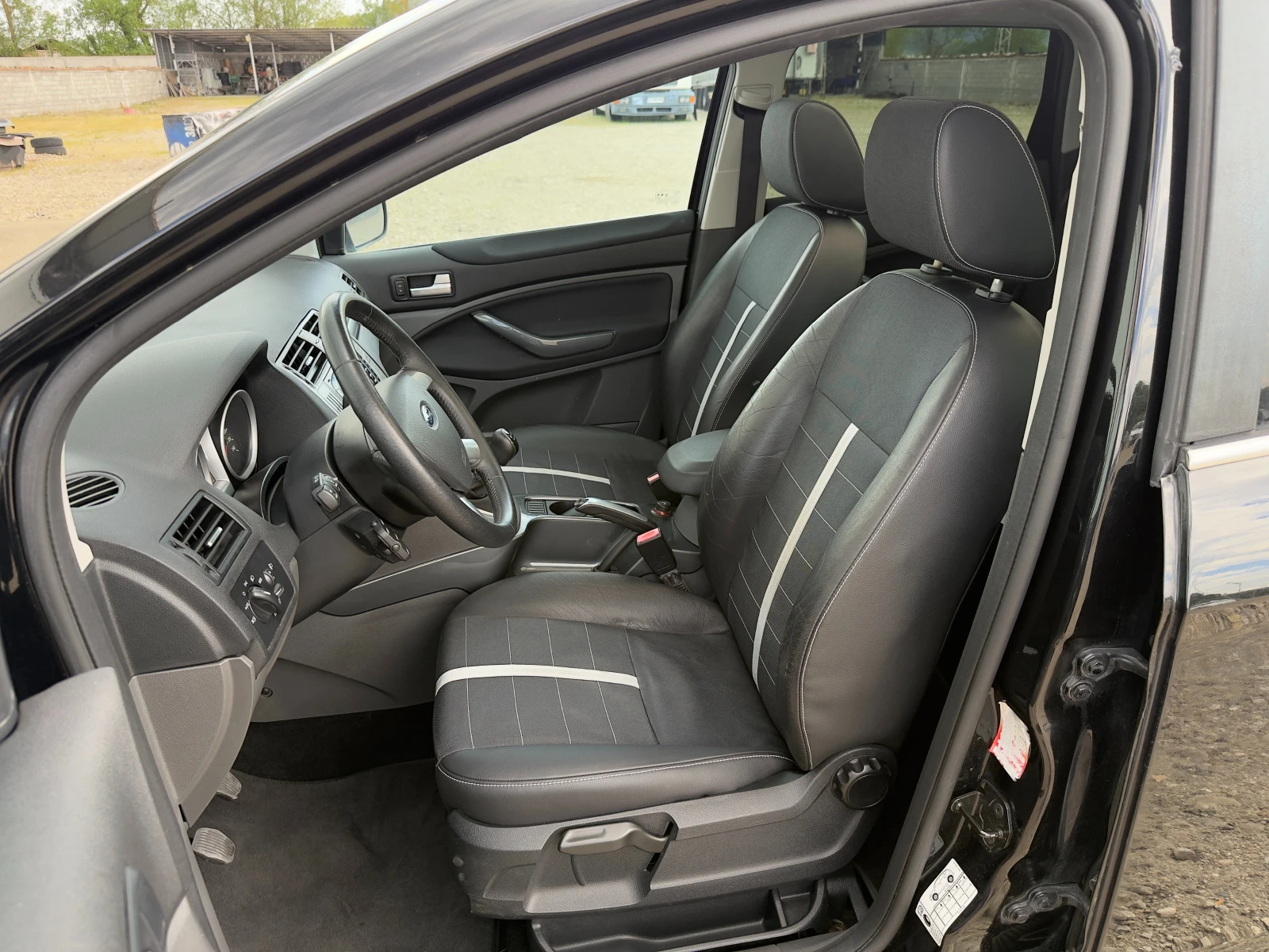 Ford Kuga 2.0 TDCI 4х4Панорама/Кожа/Темпомат/Собствен лизинг, снимка 10 - Автомобили и джипове - 54346684