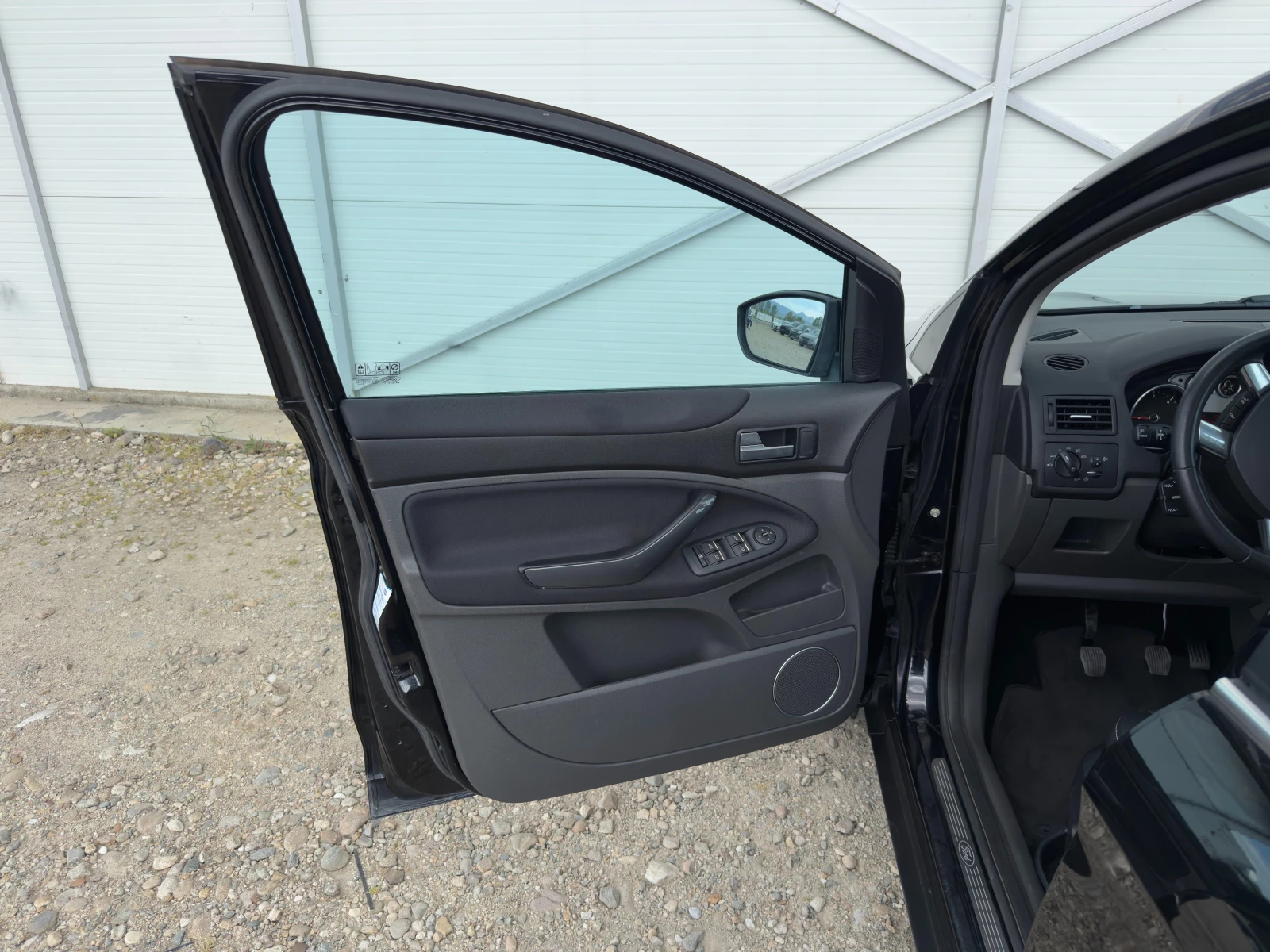 Ford Kuga 2.0 TDCI 4х4Панорама/Кожа/Темпомат/Собствен лизинг, снимка 9 - Автомобили и джипове - 54346684