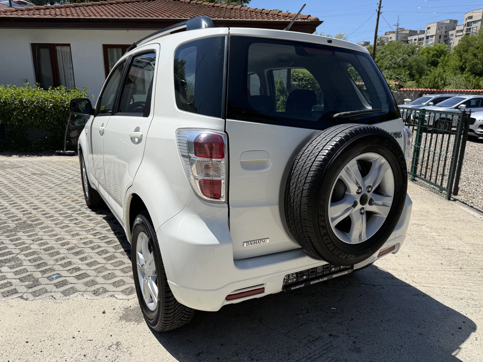 Daihatsu Terios 1.5i 4WD, снимка 6 - Автомобили и джипове - 55500723