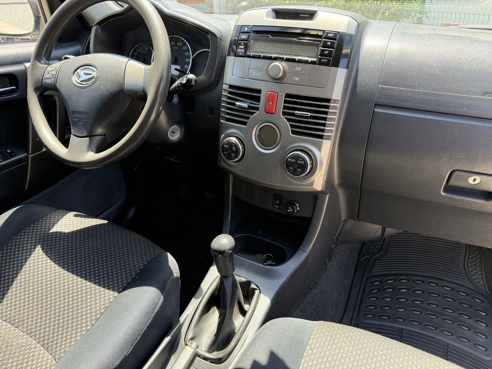 Daihatsu Terios 1.5i 4WD, снимка 12 - Автомобили и джипове - 55500723