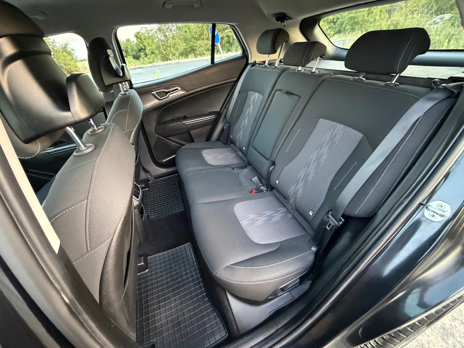 Kia Sportage 1.6 - 265 PHEV / 4X4 / YOUTUBE / WAZE / 139 000 �� | Mobile.bg � ����������� 13