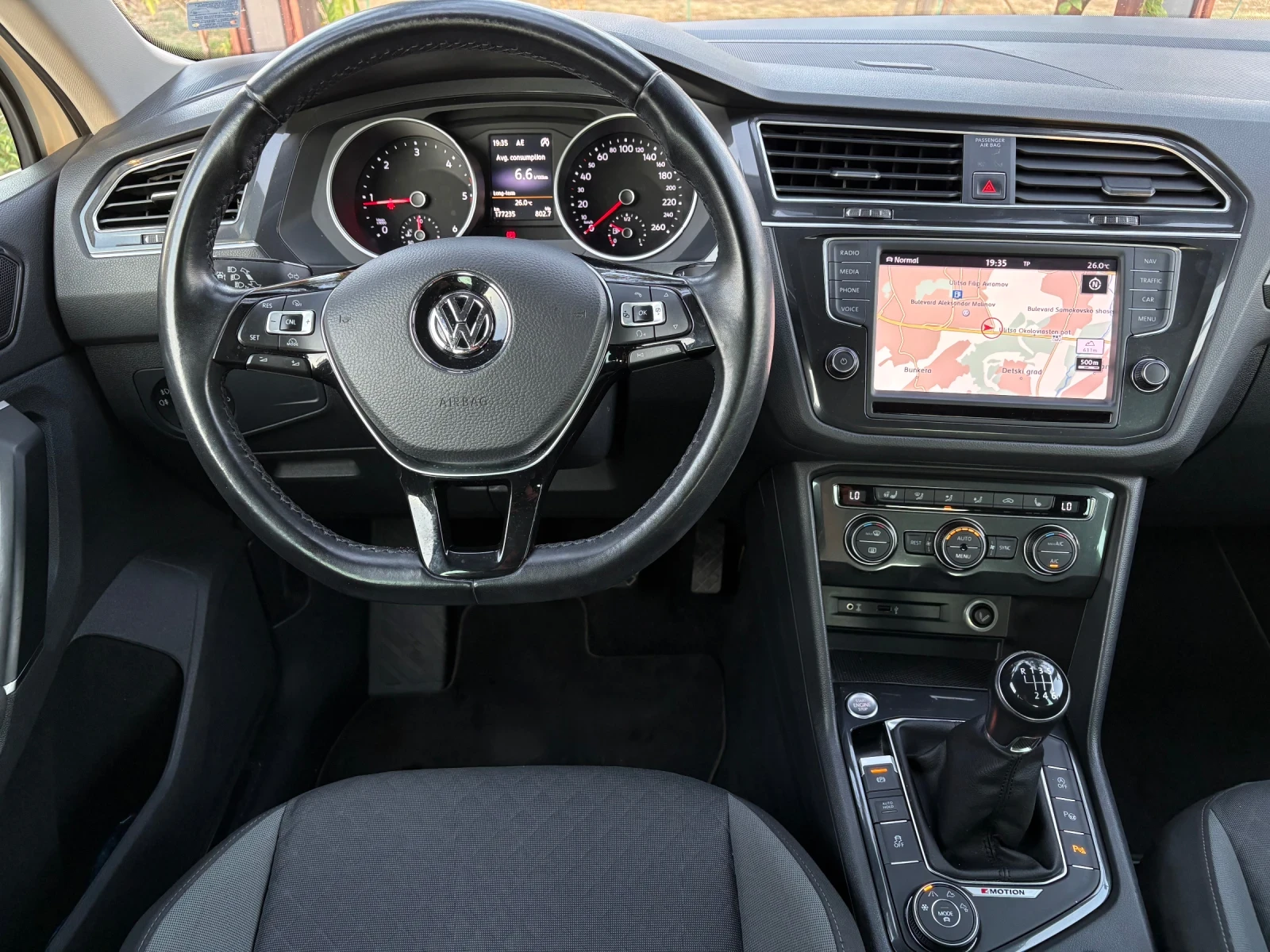 VW Tiguan 2.0 TDI Comfortline 4Motion, снимка 13 - Автомобили и джипове - 55781445