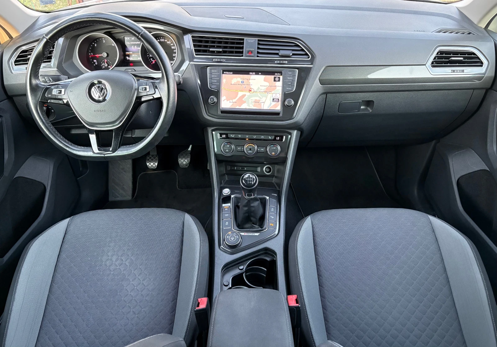 VW Tiguan 2.0 TDI Comfortline 4Motion, снимка 12 - Автомобили и джипове - 55781445