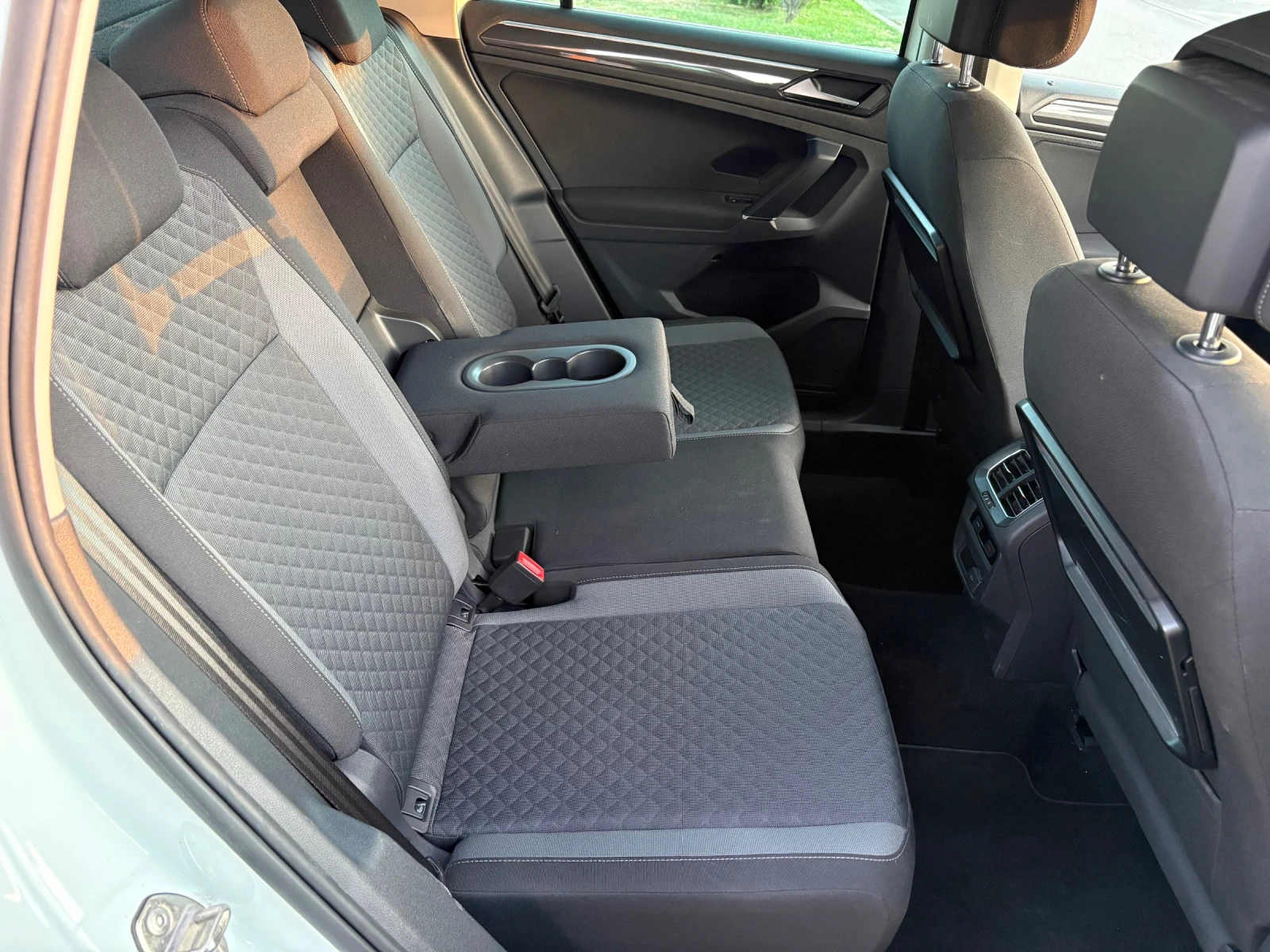 VW Tiguan 2.0 TDI Comfortline 4Motion, снимка 11 - Автомобили и джипове - 55781445