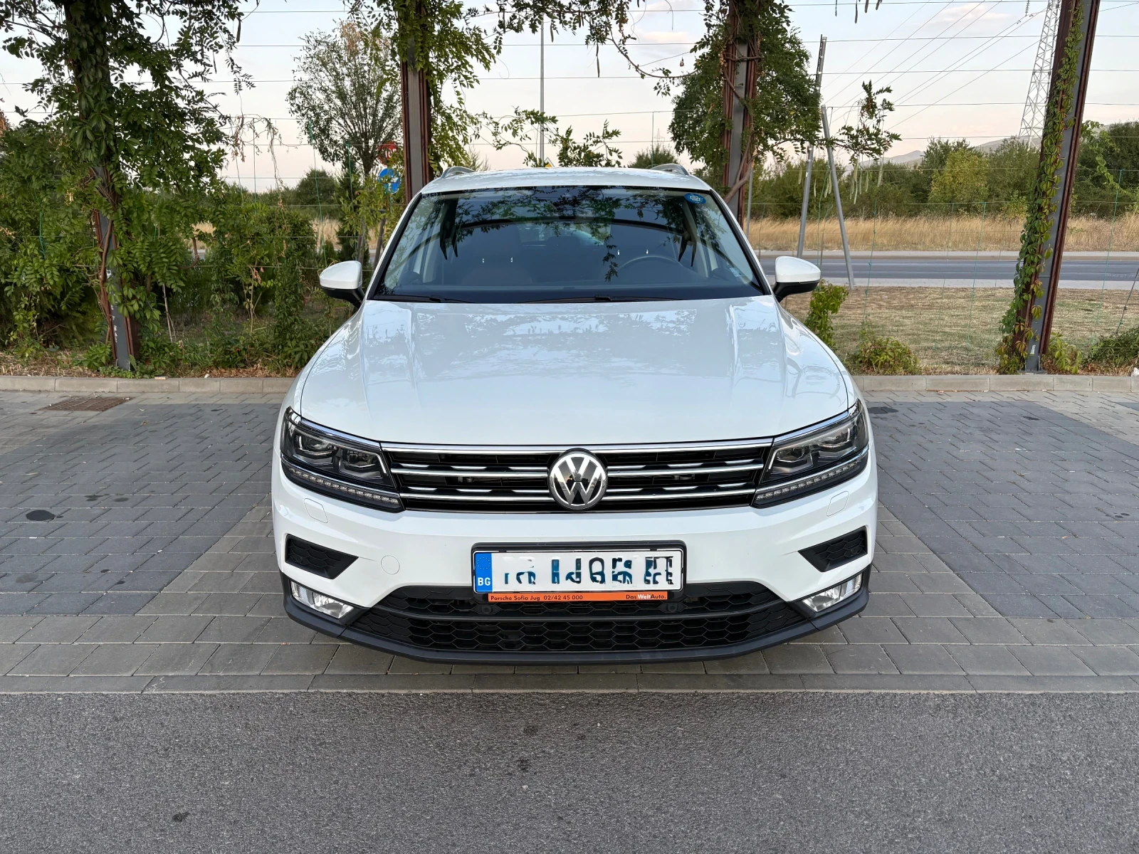 VW Tiguan 2.0 TDI Comfortline 4Motion, снимка 2 - Автомобили и джипове - 55781445