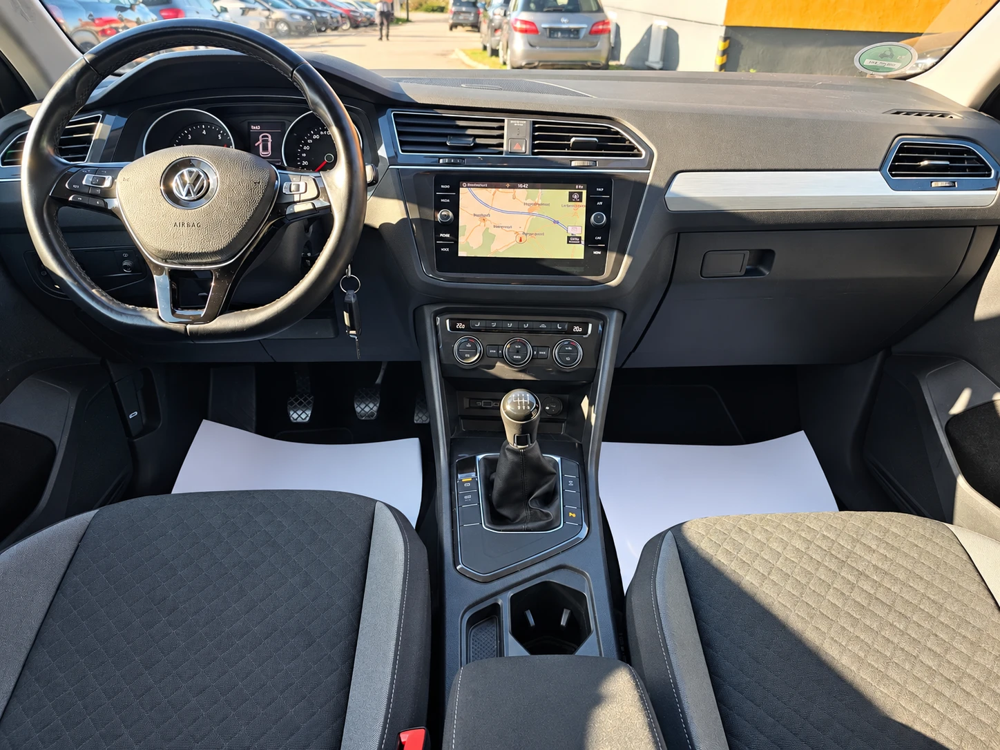 VW Tiguan Comfortline, снимка 11 - Автомобили и джипове - 56622554
