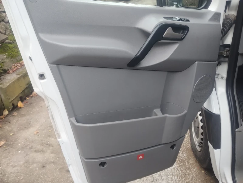 Mercedes-Benz Sprinter 211 2.2 CDI , снимка 9 - Бусове и автобуси - 52479155