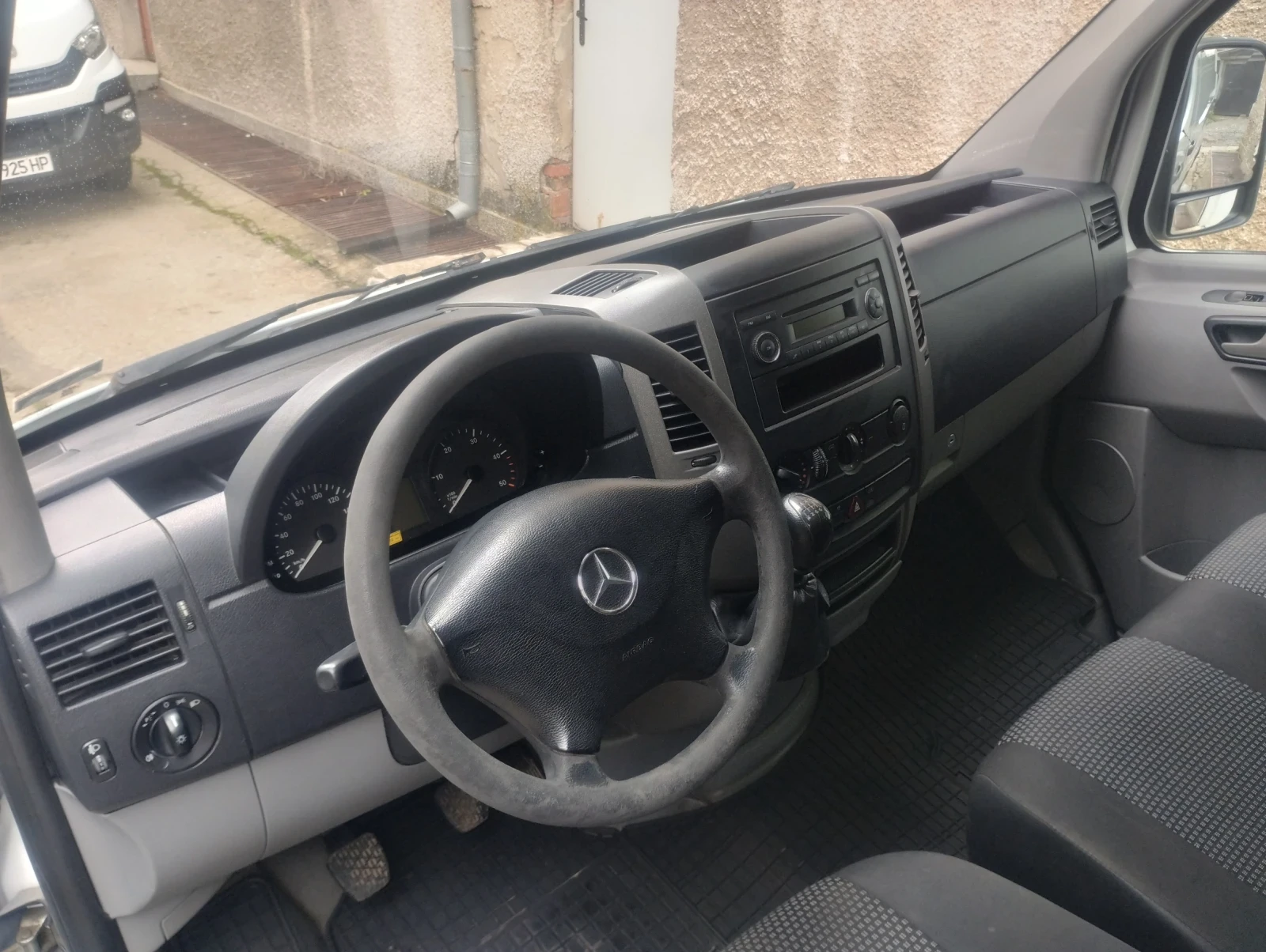 Mercedes-Benz Sprinter 211 2.2 CDI  - изображение 10