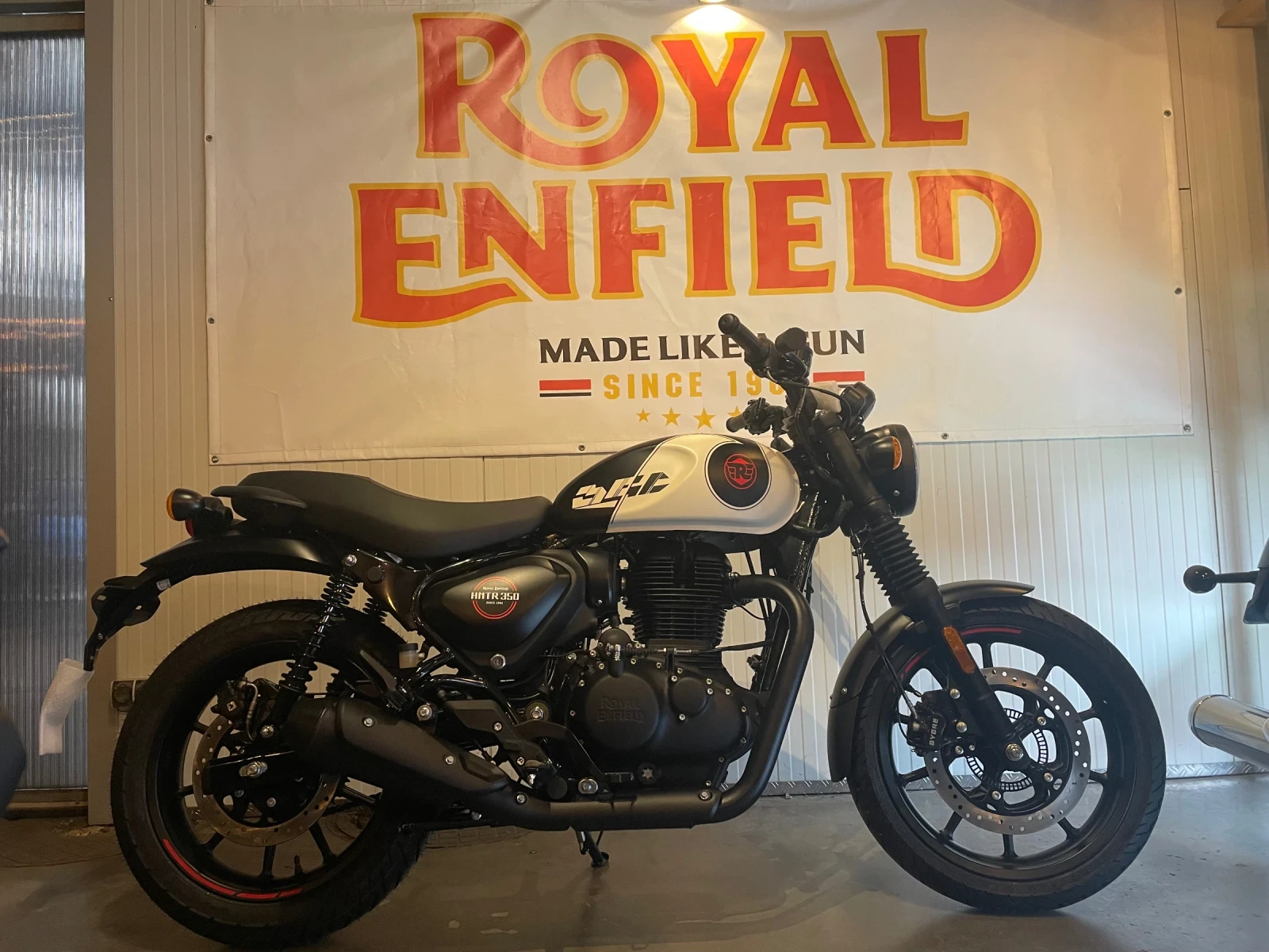 Royal Enfield Hunter Tokyo Black, снимка 3 - Мотоциклети и мототехника - 53945902