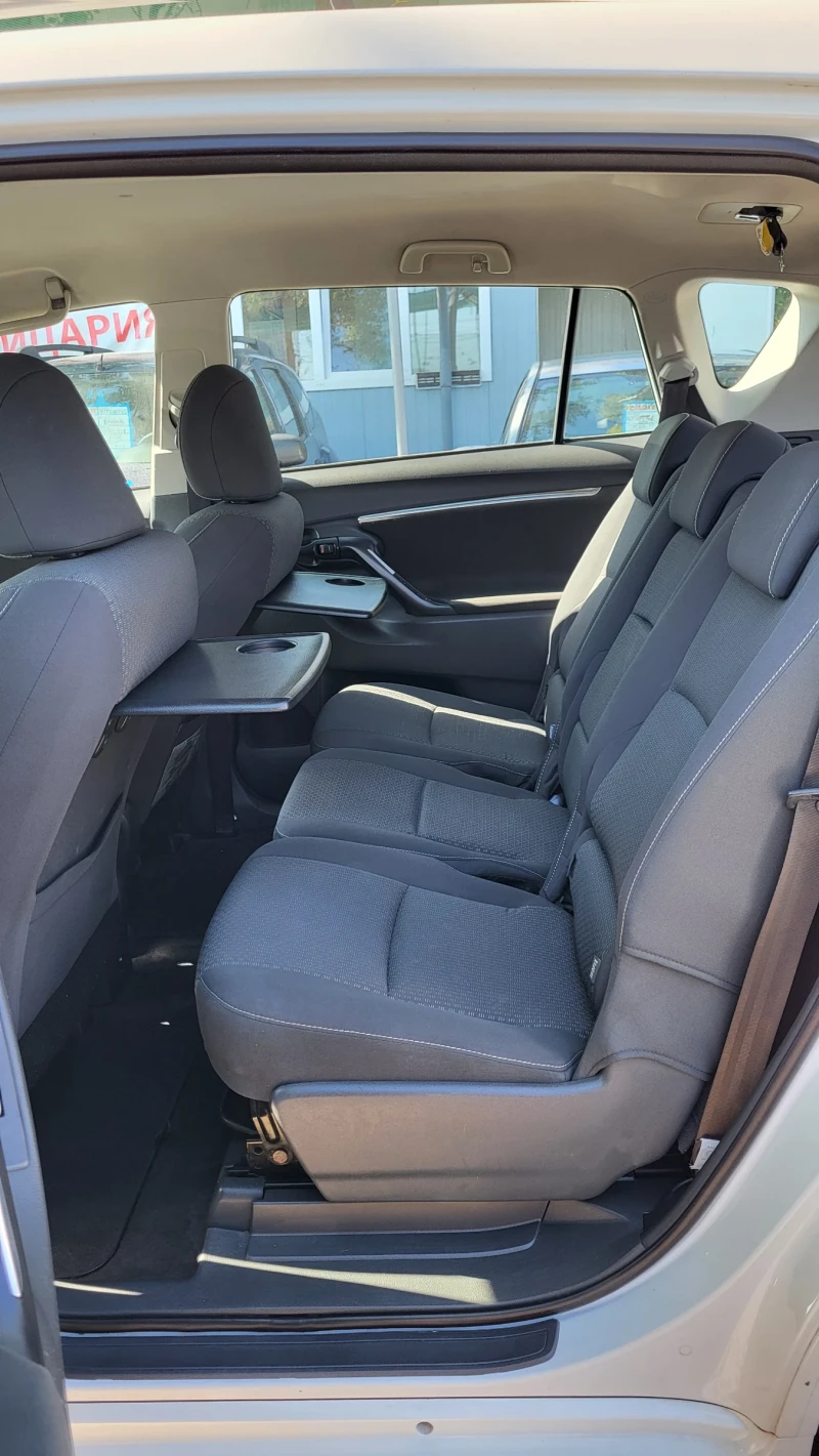 Toyota Verso 1.8i, Sport, FACELIFT, 6 скорости, снимка 8 - Автомобили и джипове - 45887826