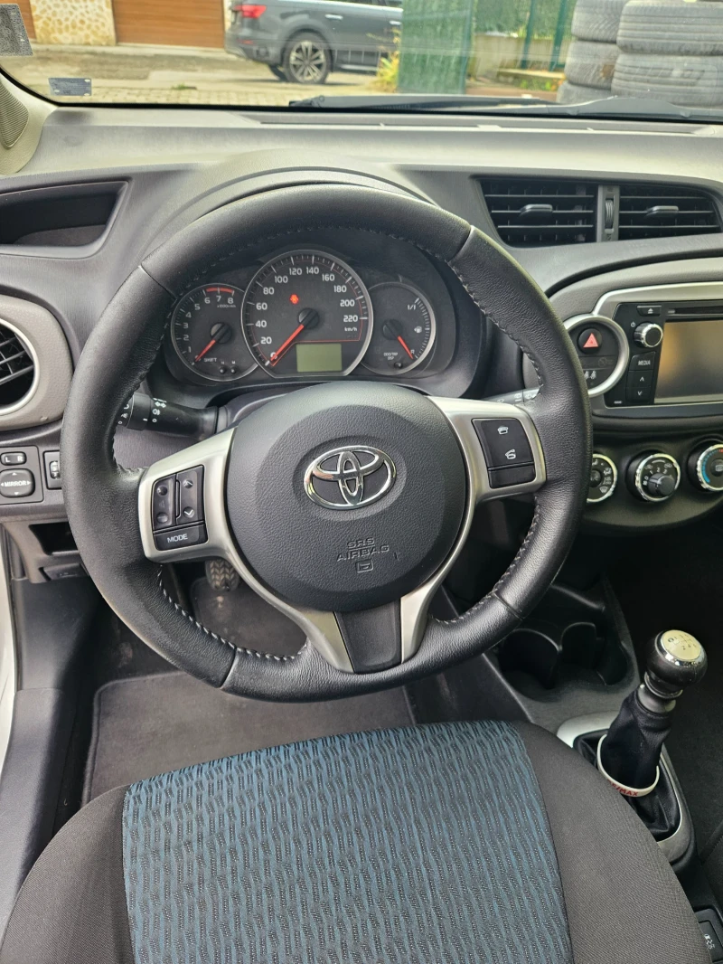 Toyota Yaris 1.3 VVT-i Luna, снимка 13 - Автомобили и джипове - 47747400