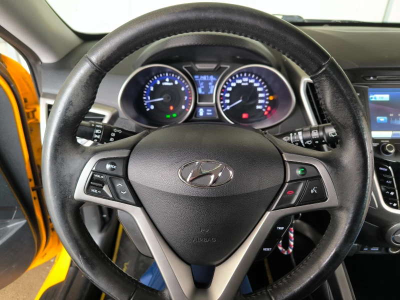 Hyundai Veloster , снимка 15 - Автомобили и джипове - 48810452