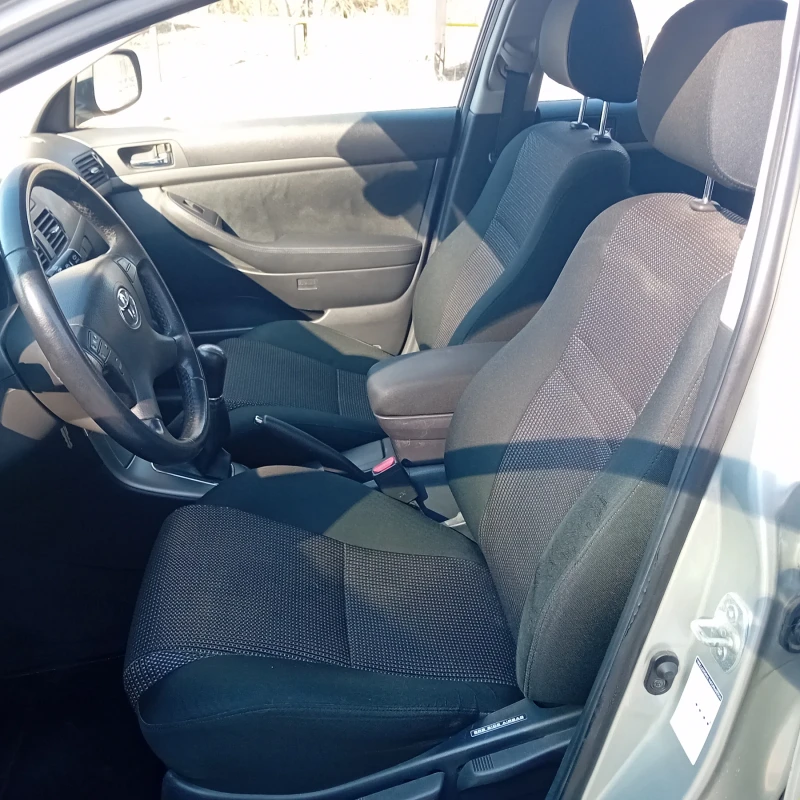 Toyota Avensis 1.8 i LPG facelift, снимка 8 - Автомобили и джипове - 49026015