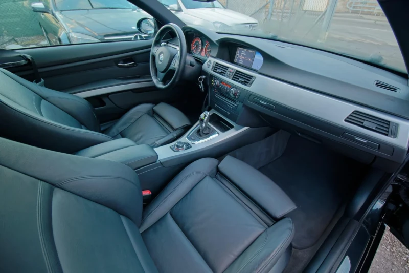 BMW 335 i M / RWD / DCT, снимка 7 - Автомобили и джипове - 52178624