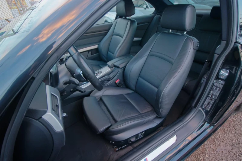 BMW 335 i M / RWD / DCT, снимка 8 - Автомобили и джипове - 52178624