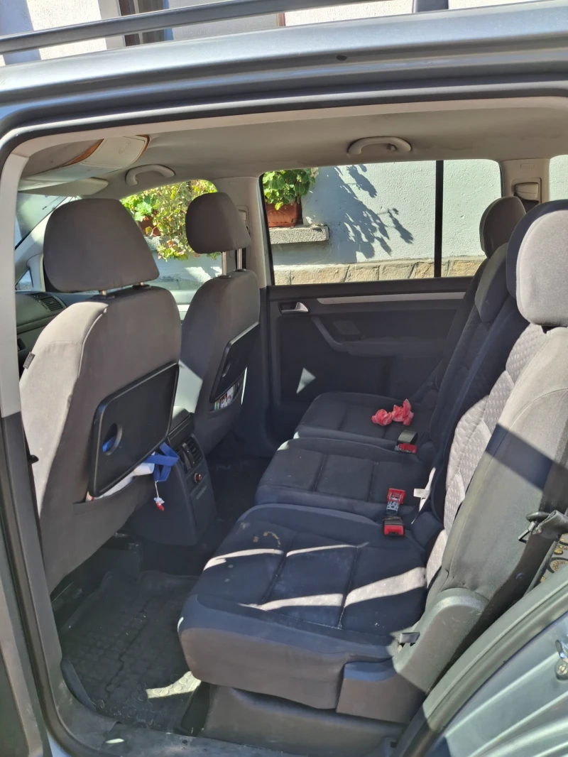 VW Touran, снимка 5 - Автомобили и джипове - 52891381